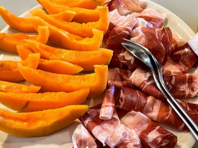 Prosciutto Crudo vs Cotto What’s The Difference? (+ How To Eat Them