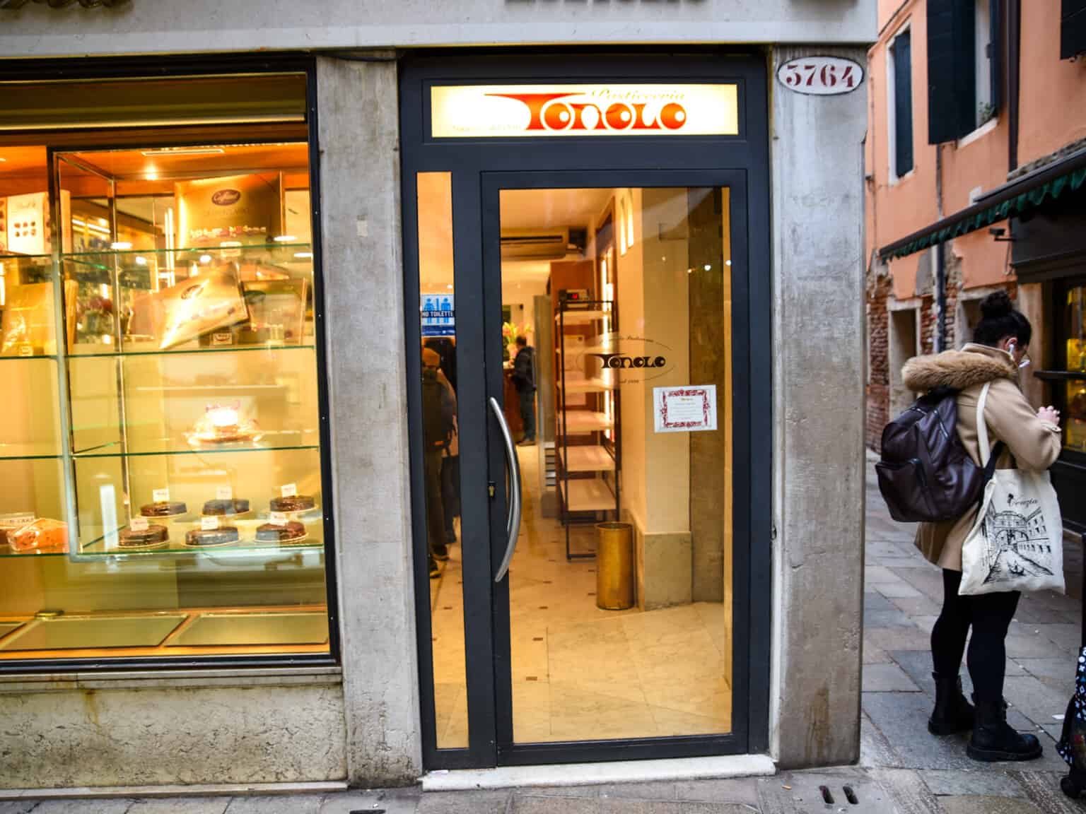 10 Amazing Bakeries In Venice, Italy Where to Get Your Pastry On in