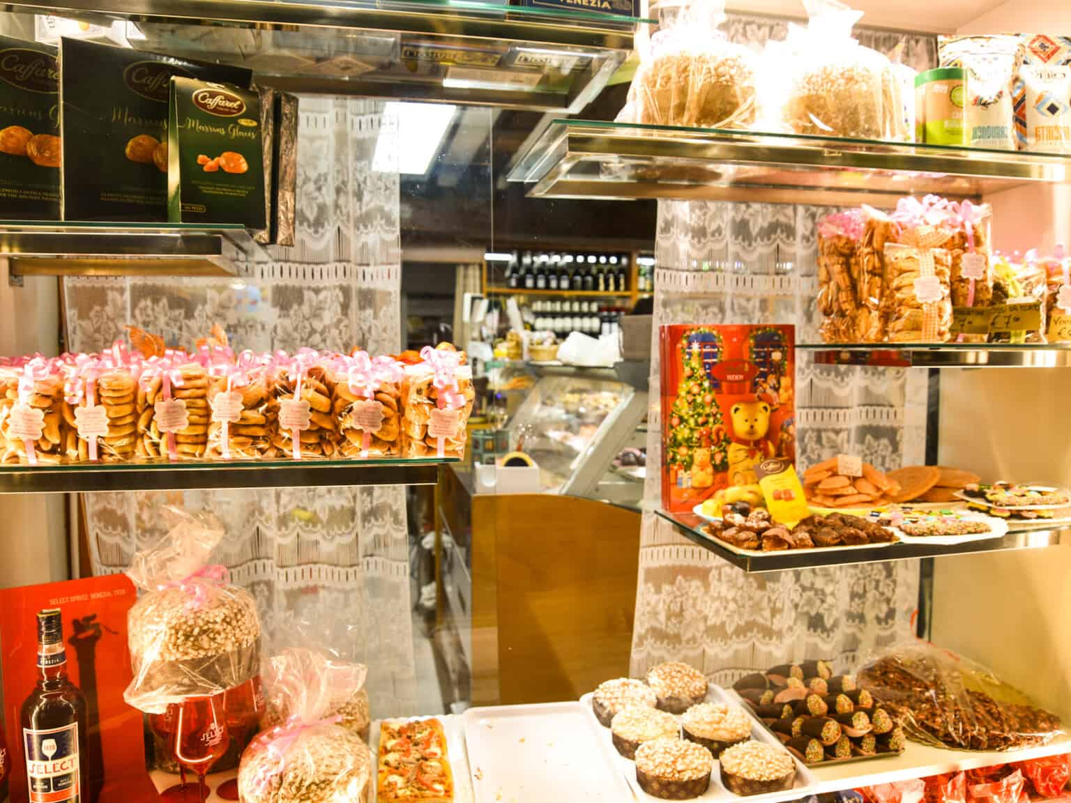 10 Amazing Bakeries In Venice, Italy Where to Get Your Pastry On in